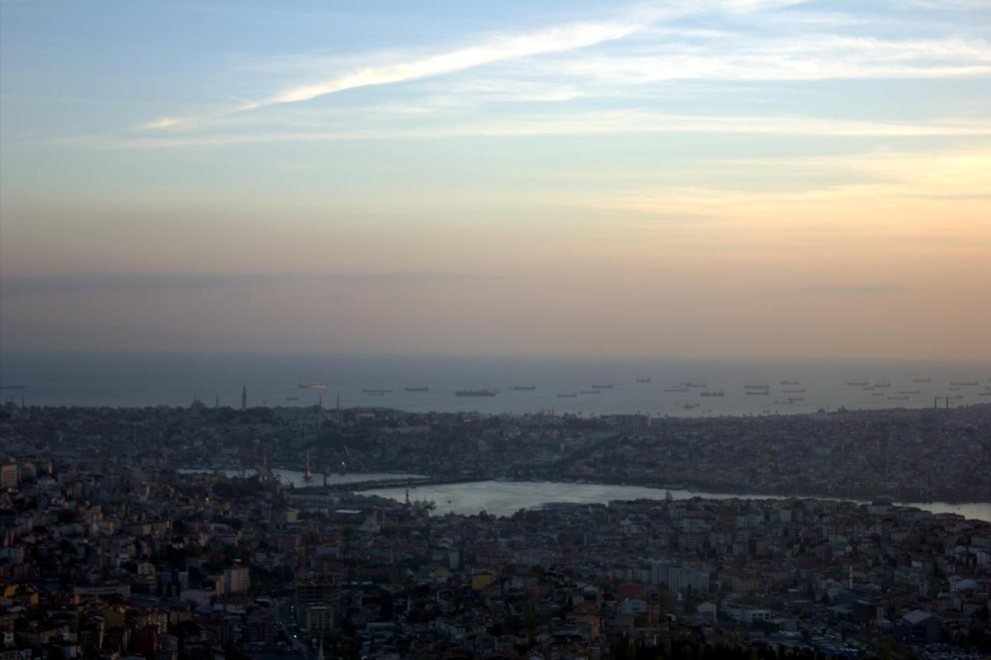 Fraser Place Anthill Estambul Exterior foto View of the city from the top of the tower