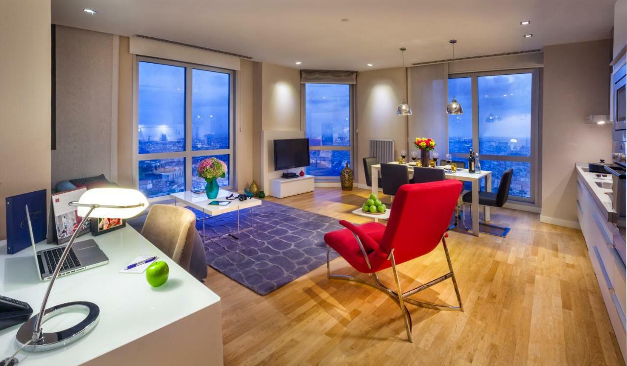 Fraser Place Anthill Estambul Exterior foto A living room in a modern apartment