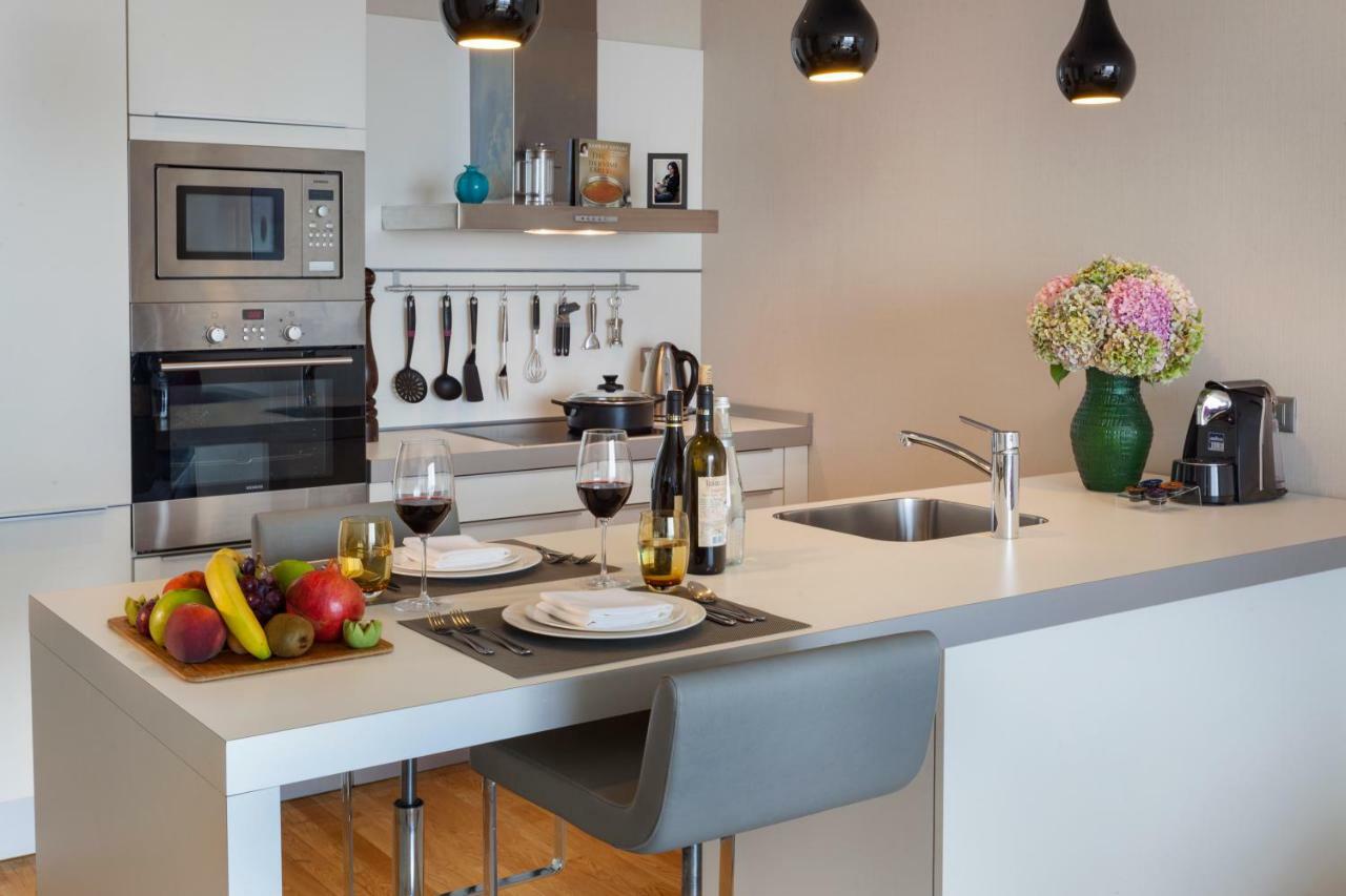 Fraser Place Anthill Estambul Exterior foto A modern kitchen